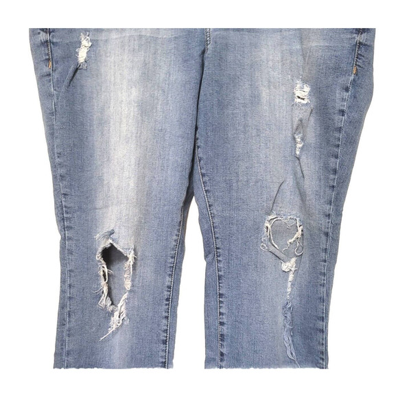Torrid Boyfriend Distressed Jeans Womens Size 18 Light Wash Raw Hem Destroyed - Picture 5 of 10